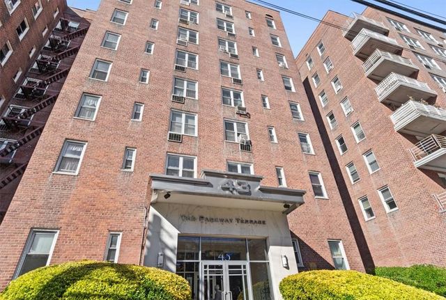 $178,999 | 43 Bronx River Road, Unit 8L | Wakefield Park