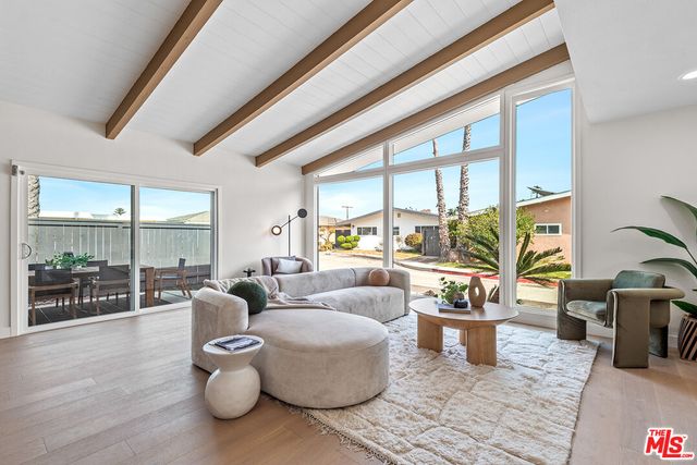 $2,249,000 | 5937 Wrightcrest Drive | Culver City