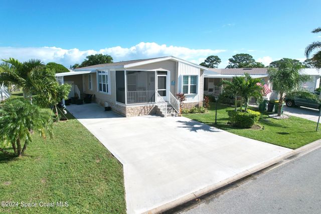 $289,900 | 322 Macadamia Drive | Barefoot Bay