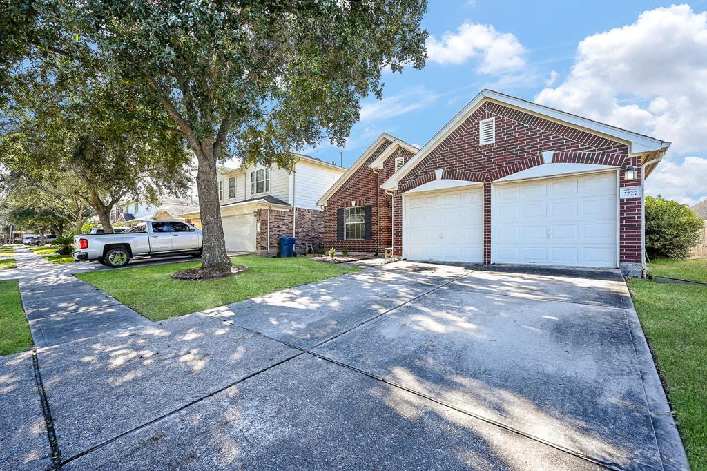 Welcome to the neighborhood! Warm and inviting, this home is part of the beautifully maintained Sonoma Ranch community in Houston.