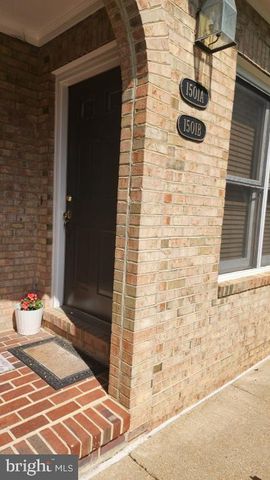 $464,900 | 1501 12th Street North, Unit B | Radnor-Fort Myer Heights