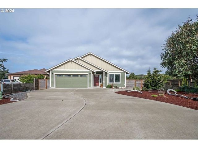 $789,900 | 2701 Lincoln Avenue | Bandon