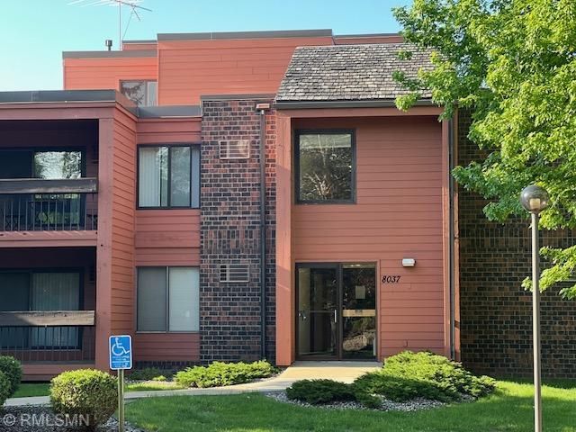 $179,999 | 8037 Xerxes Avenue South, Unit 234 | West Bloomington