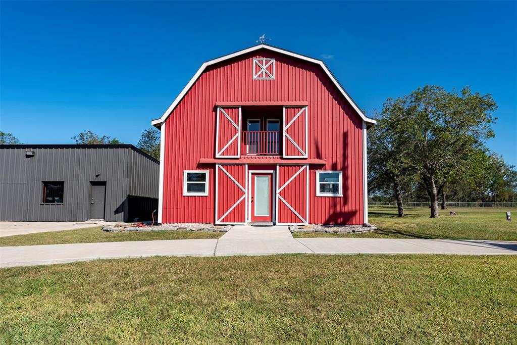 Welcome home to this picturesque barn apartment