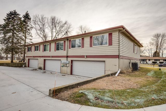 $1,395 | 720 Lakeview Drive | Wisconsin Silver Lake Beach