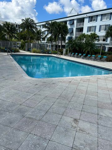 $3,000 | 651 East Woolbright Road, Unit 303 | Boynton Beach