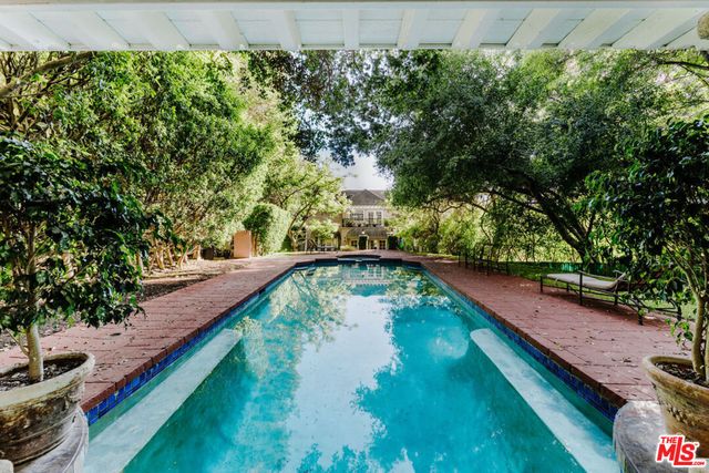 $6,800,000 | 898 North Bundy Drive | Brentwood