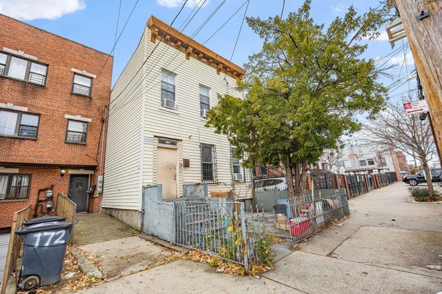 $900,000 | 170 Montauk Avenue | East New York