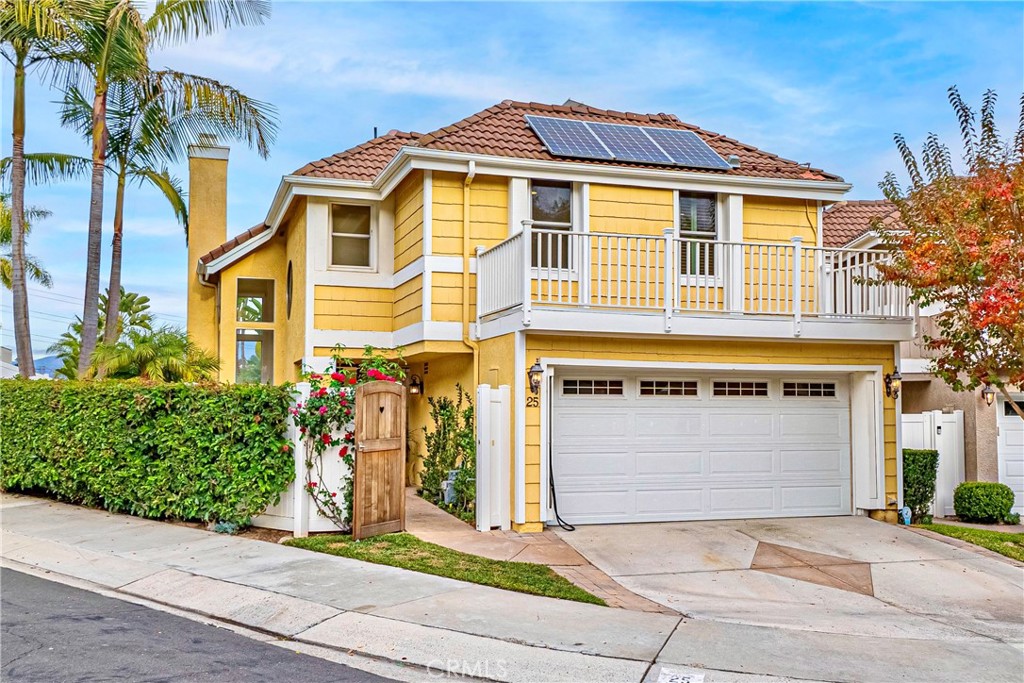 Discover this picture perfect California Cove residence in one of the most desirable neighborhoods of Laguna Beach, bringing you everything you've been searching for in a home.