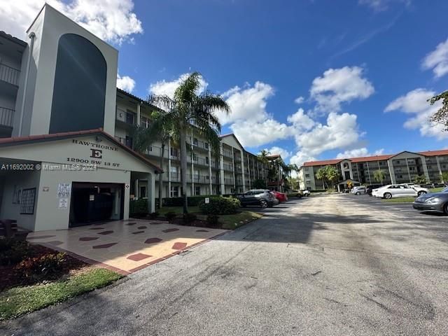 $2,400 | 12900 Southwest 13th Street, Unit 410E | Century Village