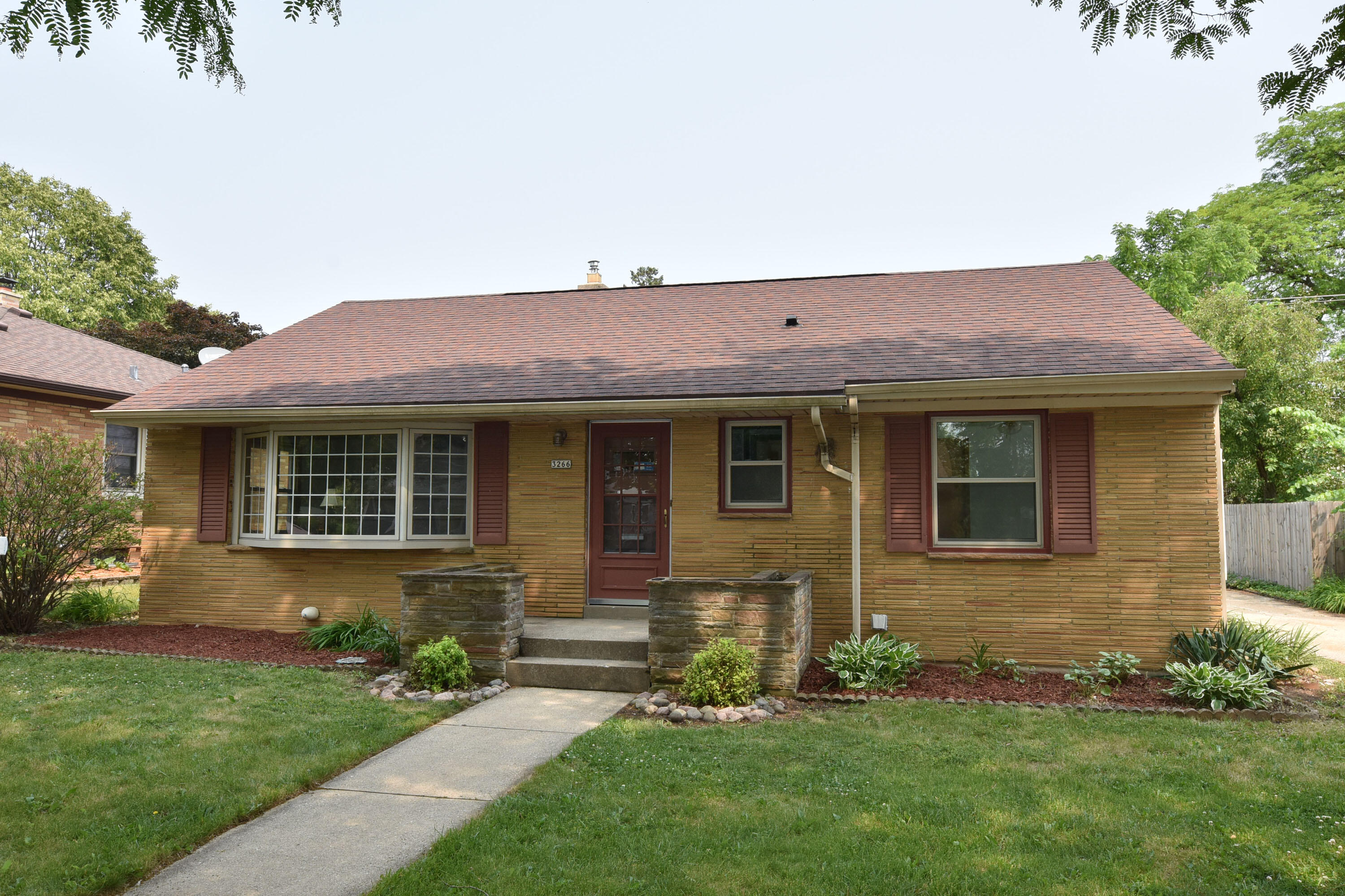 3266 North 95th Street, Milwaukee, WI 53222 | Compass