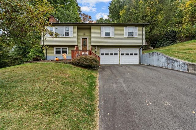 $329,900 | 15 Lenore Drive | Wallingford