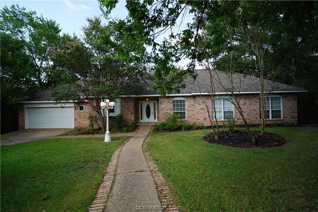 $399,880 | 3023 Hummingbird Circle | Bryan