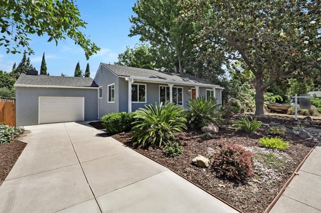 $469,000 | 3615 Monterey Court | Stockton Country Club