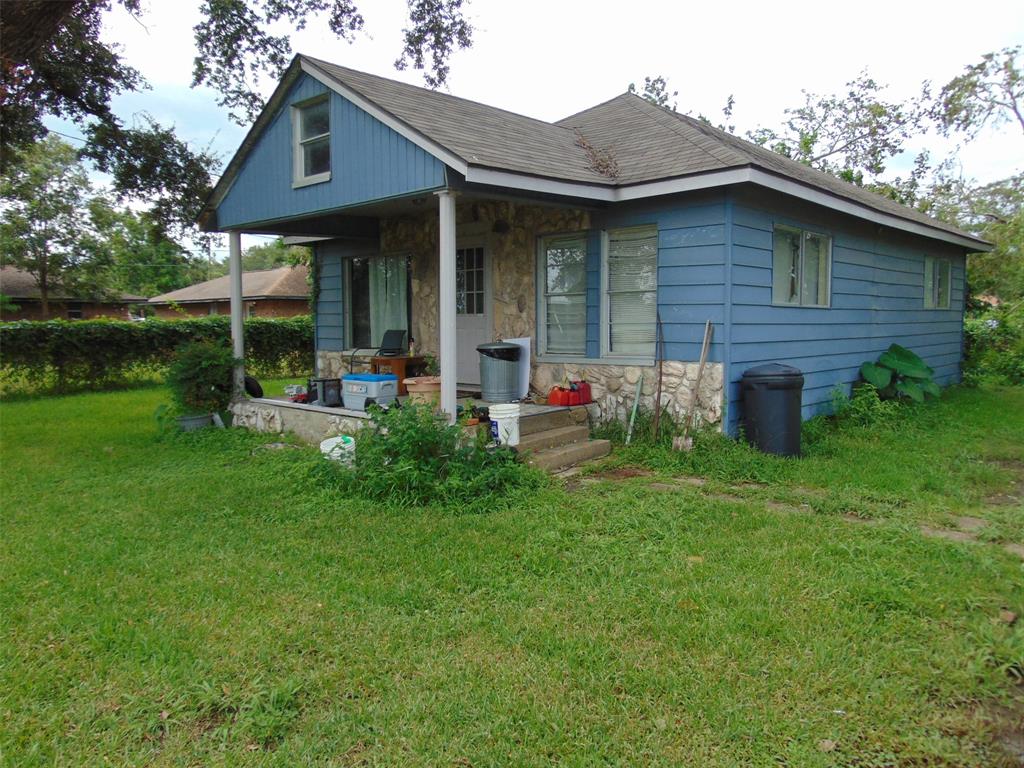 a view of a house with garden