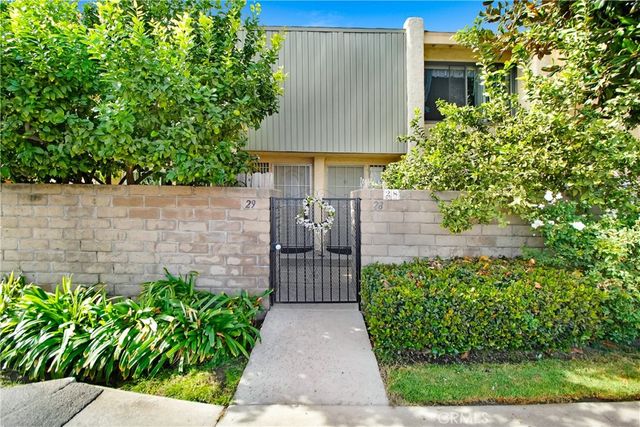 $575,000 | 8633 Balboa Boulevard, Unit 29 | Northridge