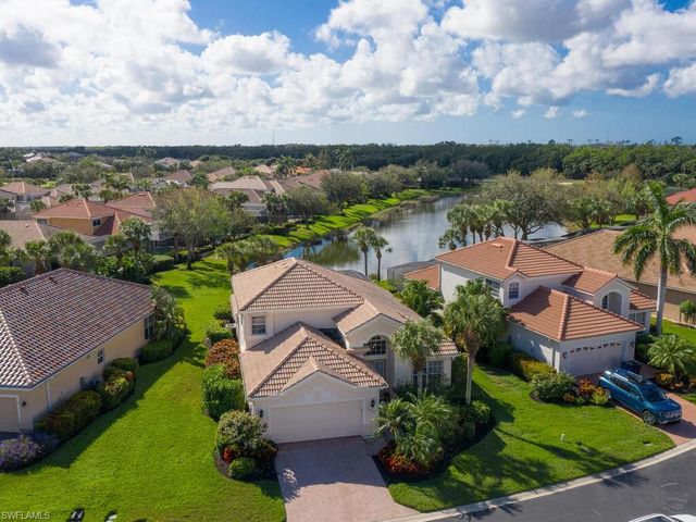 $924,900 | 9990 Isola Way | Miromar Lakes