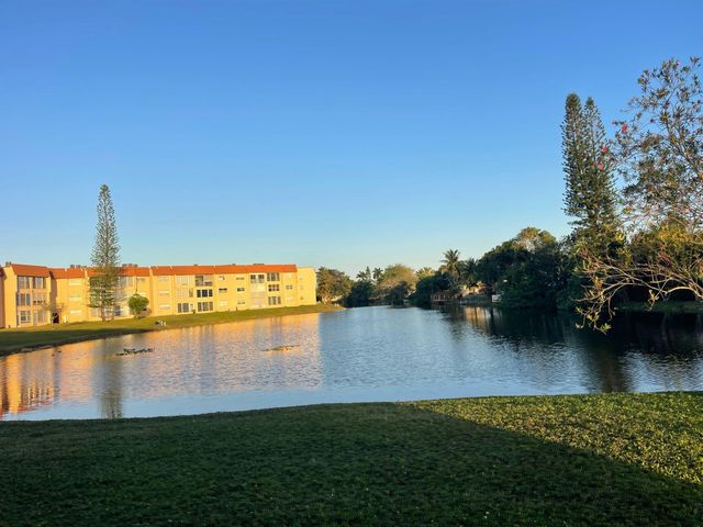 $158,000 | 2741 North Pine Island Road, Unit 212 | Sunrise Lakes