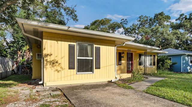 $2,500 | 1727 Douglas Avenue | Dunedin