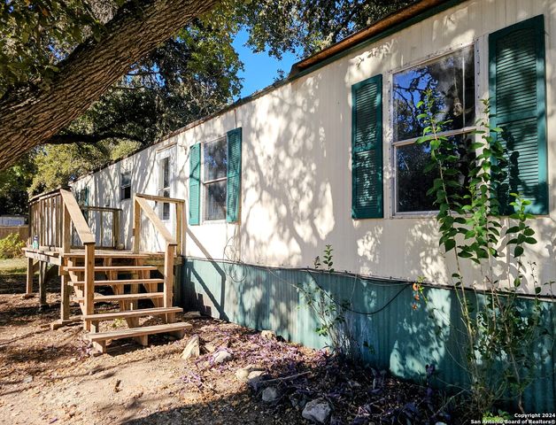 $70,000 | 706 Flintstone Drive | Canyon Lake Village