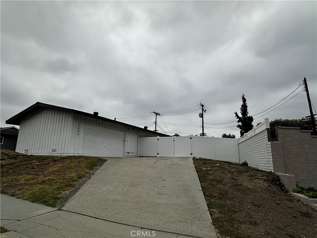 a view of a garage