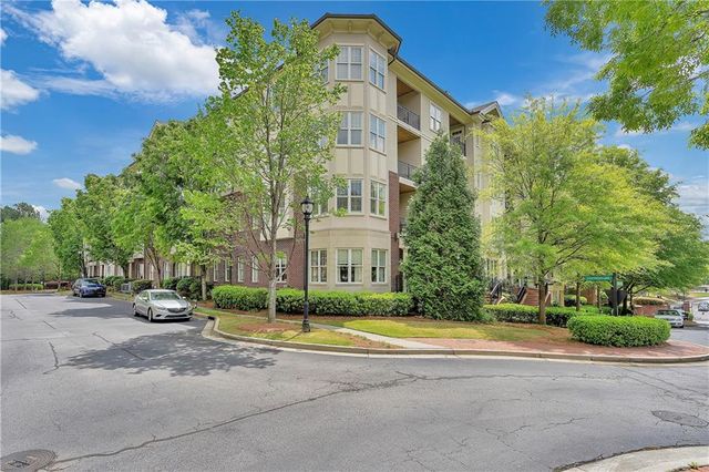 $1,995 | 3635 East Paces Circle, Unit 1109 | The Park at East Paces