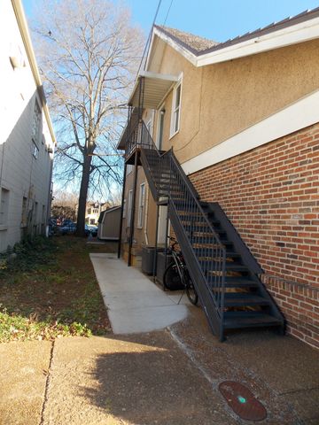 $1,200 | 118 North Spring Street, Unit 2 | Downtown Murfreesboro