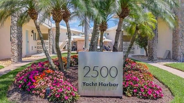 $675,000 | 2500 Gulf Shore Boulevard North, Unit N8 | Moorings