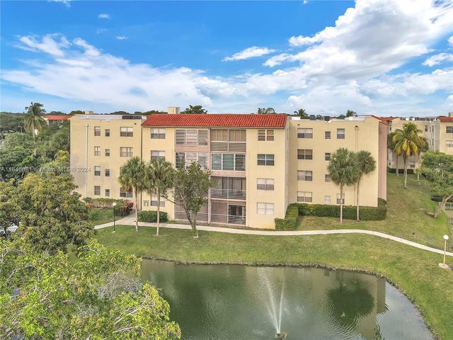 $1,800 | 1800 Southwest 81st Avenue, Unit 1408 | Courtyards of Broward Condominiums