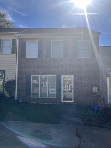 $1,750 | 1029 Oaks Parkway Southeast | The Oaks of Concord