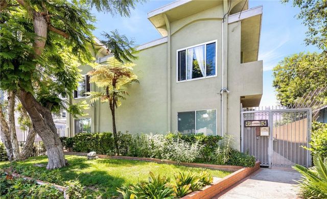 $2,895 | 1950 Cloverfield Boulevard, Unit 15 | Santa Monica