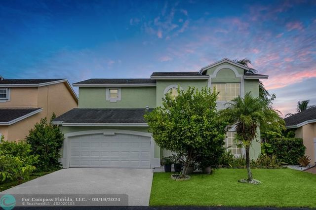 $869,000 | 9816 Northwest 51st Terrace | Doral Park