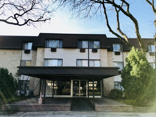 $1,750 | 810 East Shady Way, Unit 311 | Arlington Heights