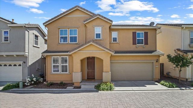 $529,000 | 5305 Cottage Cove Drive | Crossroads Southwest