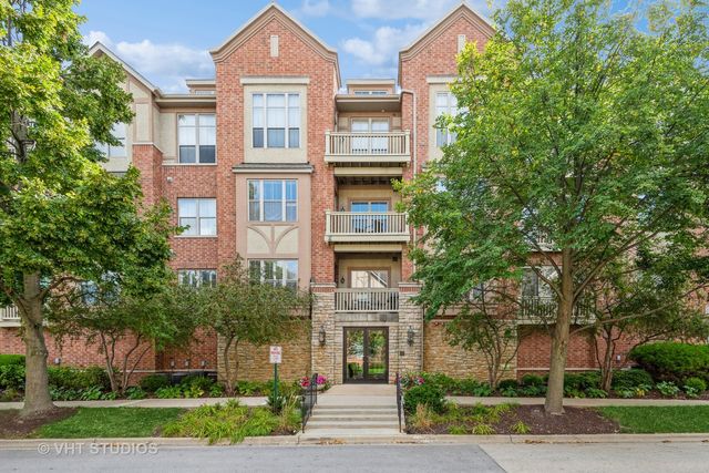 $425,000 | 1739 Tudor Lane, Unit 109 | Northbrook