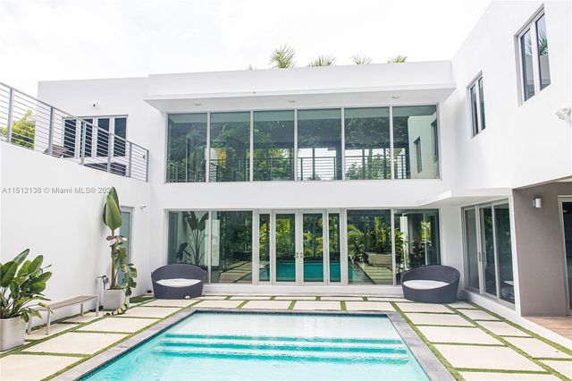 $4,399,999 | 6790 Southwest 72nd Street | South Miami