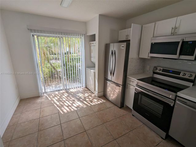 $2,250 | 650 Northwest 78th Terrace, Unit 102 | Pembroke Pines