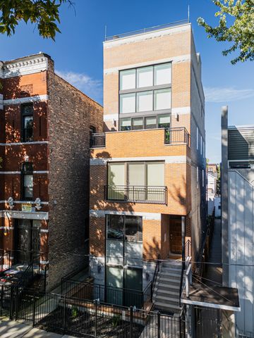 $700,000 | 1058 North Hermitage Avenue, Unit 1 | East Village