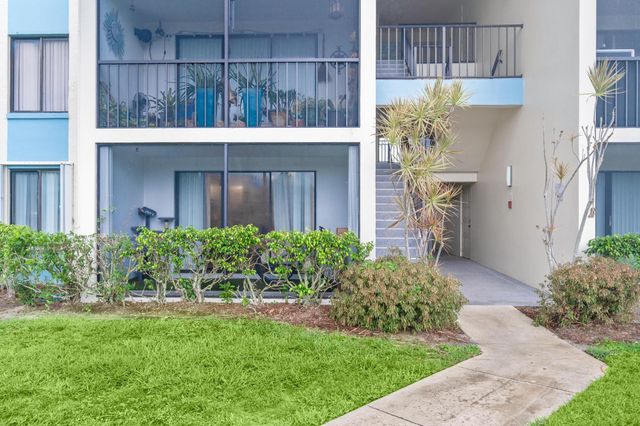 $265,000 | 1108 Green Pine Boulevard, Unit A1 | The Villages of Palm Beach Lakes