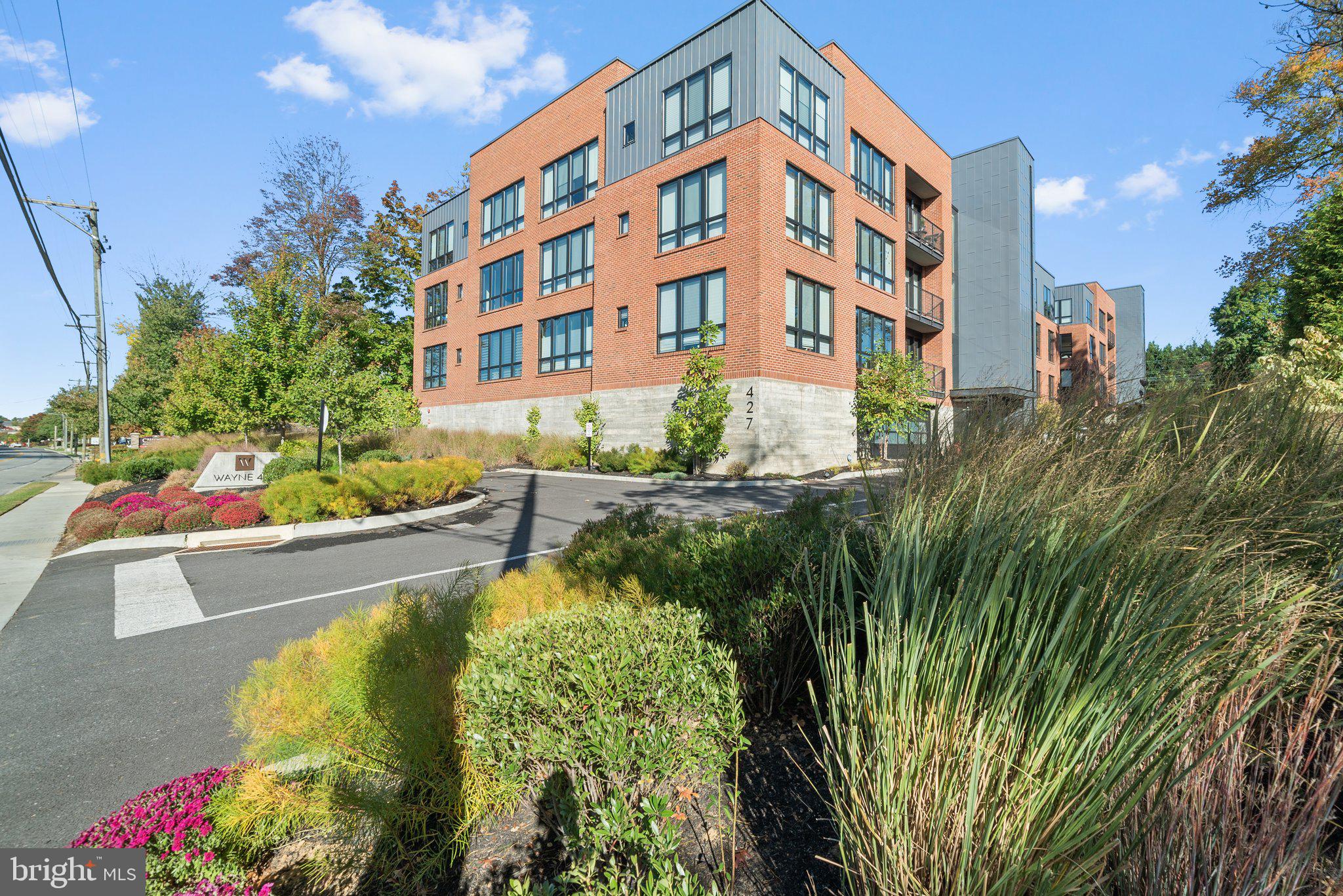 a view of a multi story building