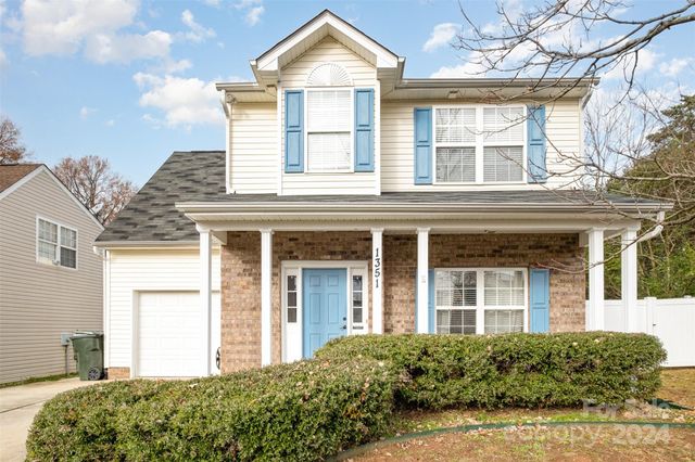 $335,000 | 1351 Hollythorne Drive | Rock Hill