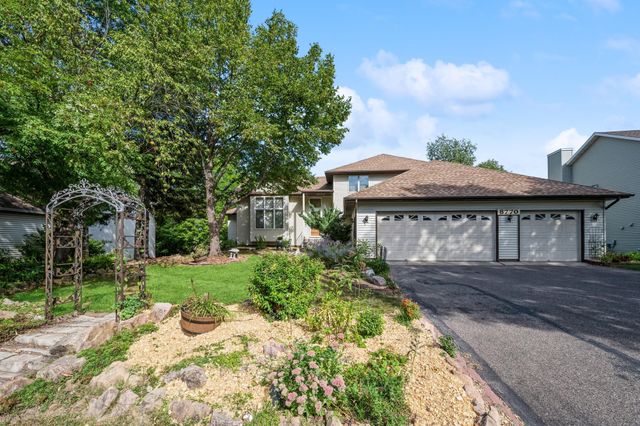 $525,000 | 8770 Norwood Lane North | Maple Grove