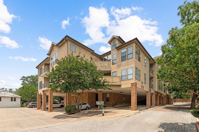 $288,888 | 1910 Robbins Place, Unit 102 | West University