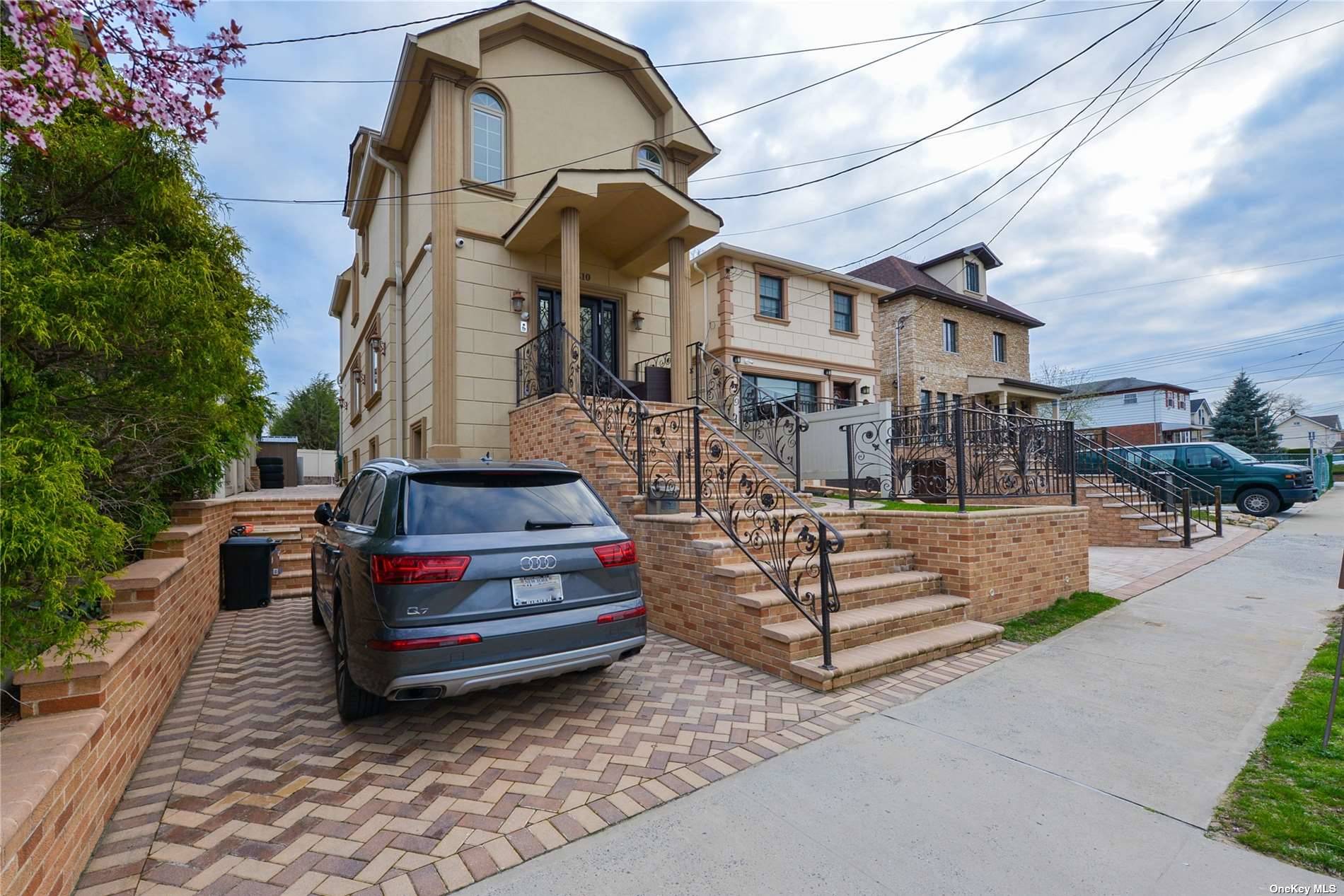 a house view with a outdoor space