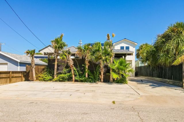 $1,350,000 | 140 West Roberts Avenue | Port Aransas