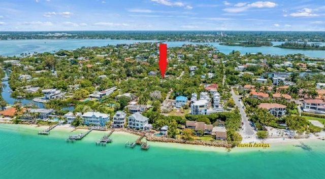 $1,325,000 | 157 Garden Lane | Siesta