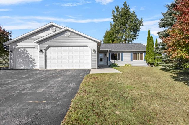 $384,900 | 18614 Badger Lane | Mishicot Town