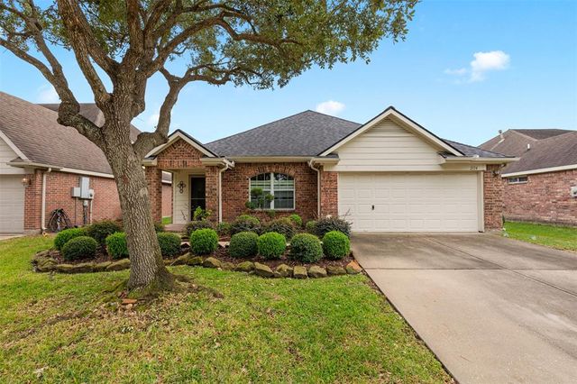 $350,000 | 2114 Woodlands Drive | Deer Park