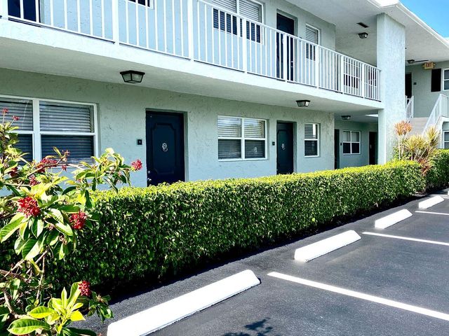 $1,795 | 665 Glouchester Street, Unit 10 | Delray Manors