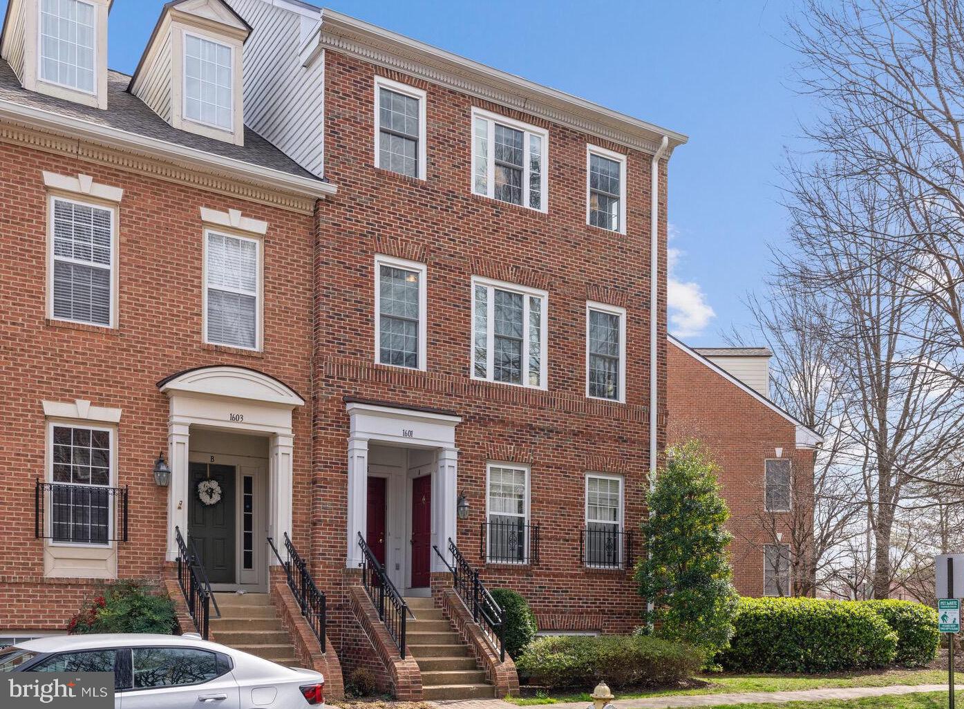 1601 Hunting Creek Drive, Unit B, Alexandria, VA 22314